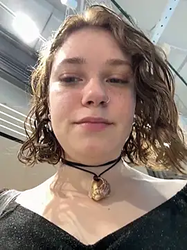 Snapshot of lucy-joy chatting on 10.07.25 lucy-joy online show from 10.07.25