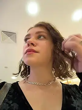 Snapshot of lucy-joy chatting on 10.11.25 lucy-joy online show from 10.11.25