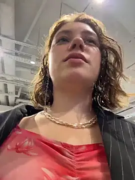 Snapshot of lucy-joy chatting on 10.24.25 lucy-joy online show from 10.24.25