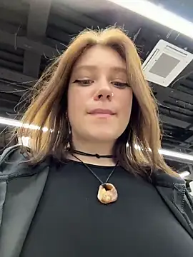 Snapshot of lucy-joy chatting on 02.25.26 lucy-joy online show from 02.25.26