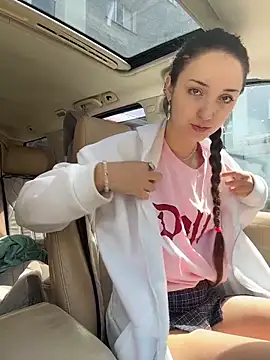 DollyTall online show from 04.21.26