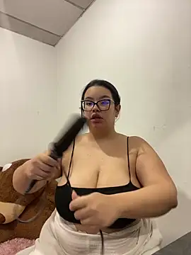 Emily Taylor2 online show from 09.13.25