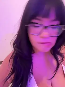 Emily Taylor2 online show from 04.22.26