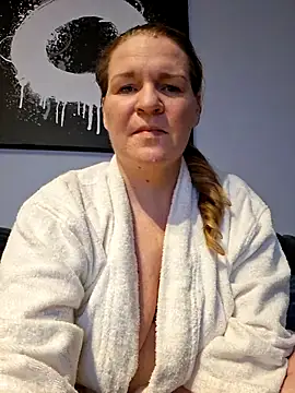 Snapshot of less-is-moore chatting on 02.12.26 less-is-moore online show from 02.12.26