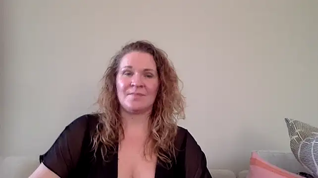 Snapshot of less-is-moore chatting on 03.05.26 less-is-moore online show from 03.05.26