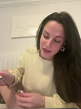 heyitsmadig online show from 04.14.26