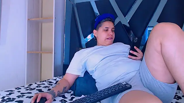 Snapshot of karla_sexy21 chatting on 10.16.25 karla sexy21 online show from 10.16.25