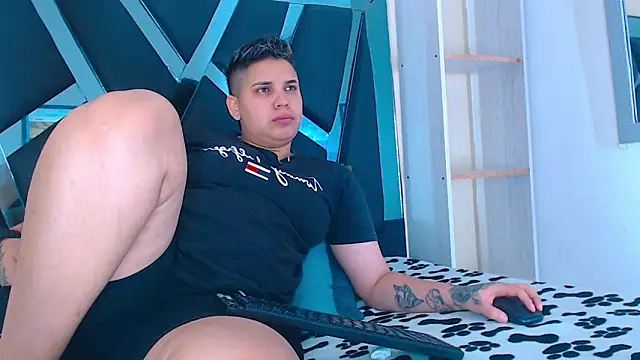 Snapshot of karla_sexy21 chatting on 10.23.25 karla sexy21 online show from 10.23.25