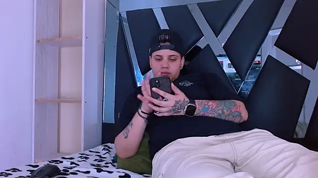 Snapshot of karla_sexy21 chatting on 11.02.25 karla sexy21 online show from 11.02.25