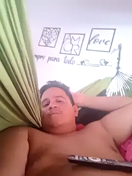 Snapshot of reguetones92 chatting on 09.21.25 reguetones92 online show from 09.21.25