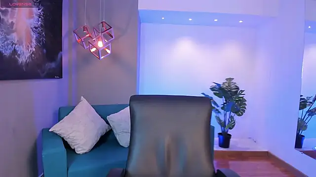 AidaJones online show from 11.19.25