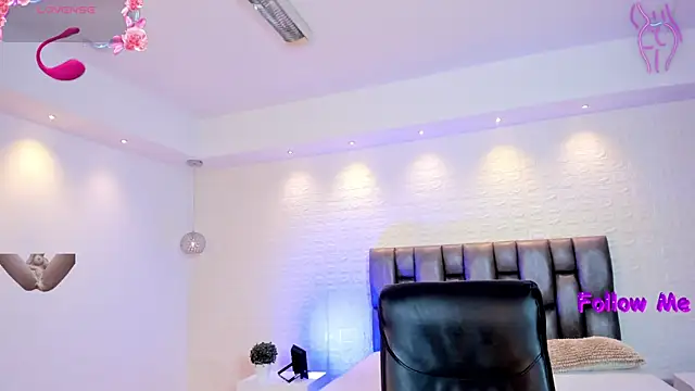 AidaJones online show from 04.11.26