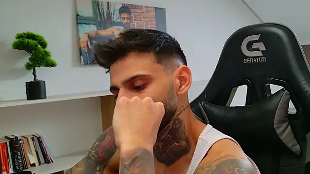 Snapshot of AresSteelX chatting on 10.01.25 AresSteelX online show from 10.01.25