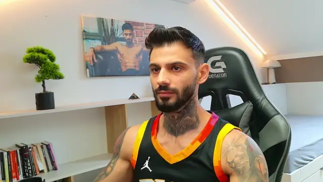 Snapshot of AresSteelX chatting on 10.06.25 AresSteelX online show from 10.06.25