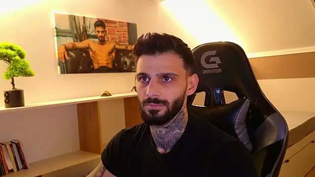 Snapshot of AresSteelX chatting on 10.08.25 AresSteelX online show from 10.08.25