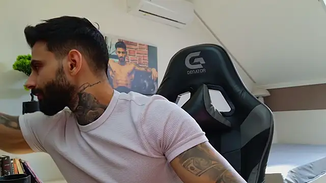 Snapshot of AresSteelX chatting on 10.13.25 AresSteelX online show from 10.13.25