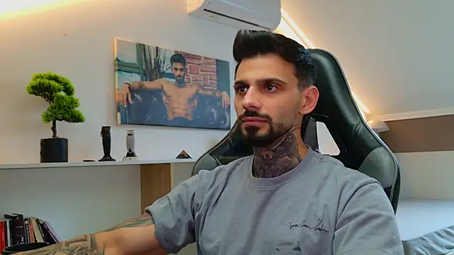 Snapshot of AresSteelX chatting on 10.15.25 AresSteelX online show from 10.15.25