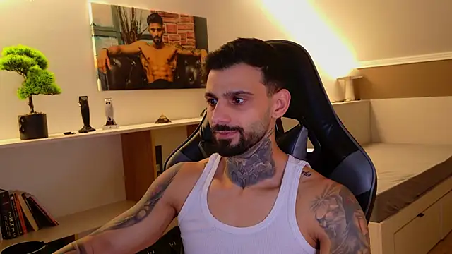 Snapshot of AresSteelX chatting on 10.16.25 AresSteelX online show from 10.16.25