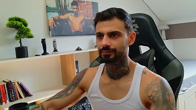 Snapshot of AresSteelX chatting on 10.17.25 AresSteelX online show from 10.17.25