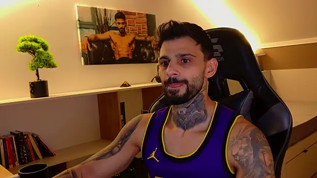 Snapshot of AresSteelX chatting on 10.19.25 AresSteelX online show from 10.19.25