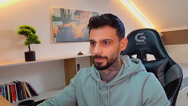 Snapshot of AresSteelX chatting on 10.20.25 AresSteelX online show from 10.20.25