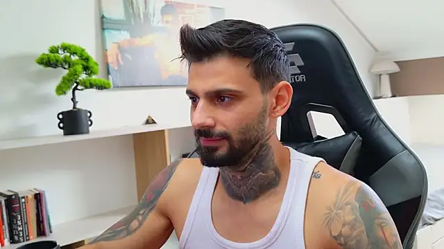 Snapshot of AresSteelX chatting on 10.22.25 AresSteelX online show from 10.22.25