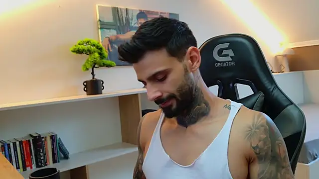 Snapshot of AresSteelX chatting on 10.24.25 AresSteelX online show from 10.24.25