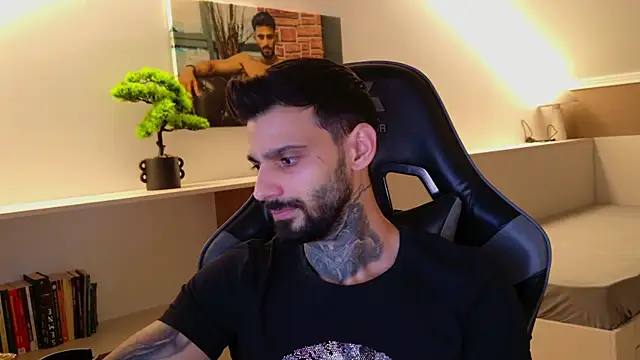 Snapshot of AresSteelX chatting on 10.26.25 AresSteelX online show from 10.26.25