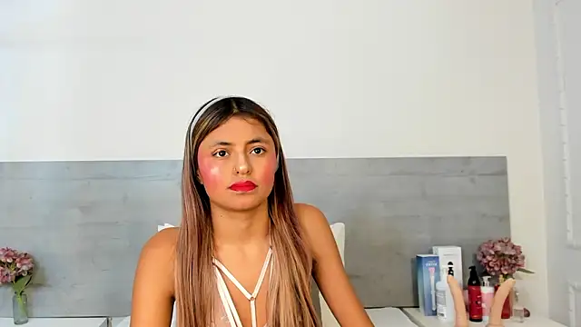 sunnyWhitee online show from 02.02.26