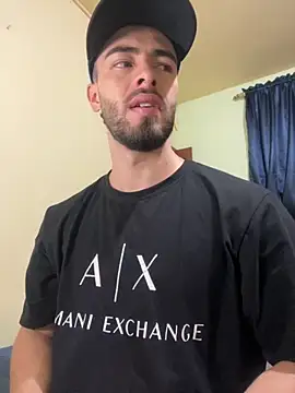 Snapshot of MaxDell chatting on 09.19.25 MaxDell online show from 09.19.25