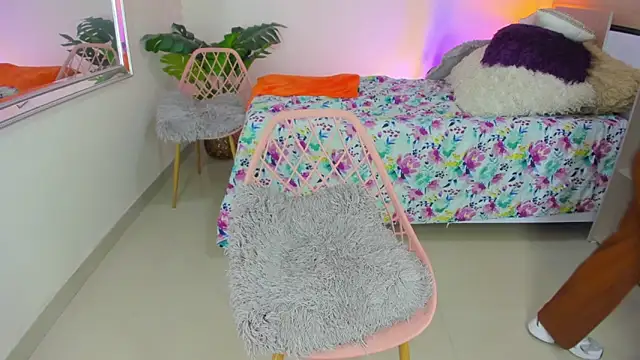 LusyKitty online show from 10.23.25