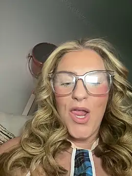 Snapshot of Charleigh_xx chatting on 06.07.26 Charleigh xx online show from 06.07.26
