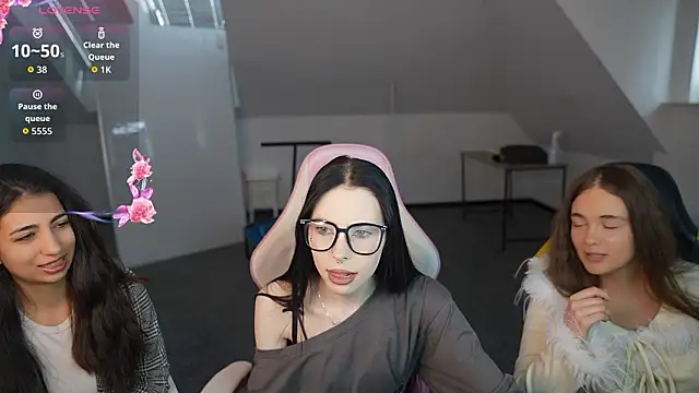 Snapshot of VivianSweet_ chatting on 02.25.26 VivianSweet online show from 02.25.26