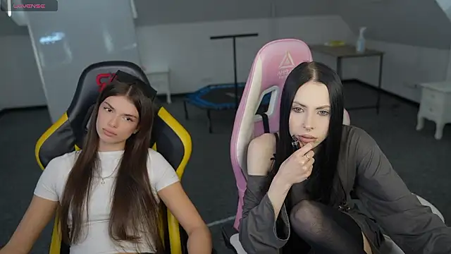 Snapshot of VivianSweet_ chatting on 03.04.26 VivianSweet online show from 03.04.26