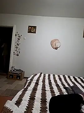 Snapshot of EllaDreams chatting on 11.16.25 EllaDreams online show from 11.16.25