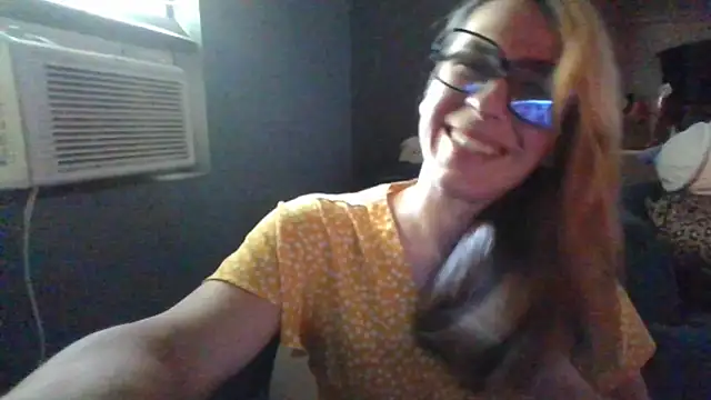 Snapshot of mayra_mayhem chatting on 08.03.26 mayra mayhem online show from 08.03.26