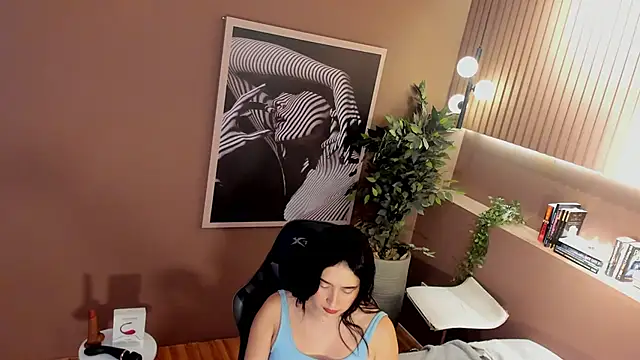 Skyyle  online show from 10.29.25