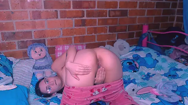 Snapshot of danaiisabella chatting on 10.30.25 danaiisabella online show from 10.30.25