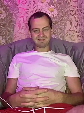 Snapshot of sal0mka chatting on 10.08.25 sal0mka online show from 10.08.25