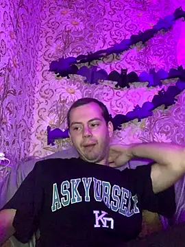 Snapshot of sal0mka chatting on 10.25.25 sal0mka online show from 10.25.25