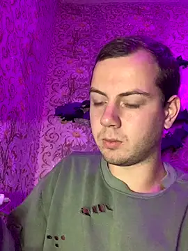 Snapshot of sal0mka chatting on 10.28.25 sal0mka online show from 10.28.25