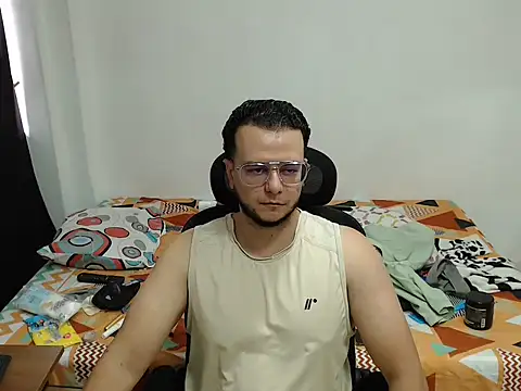 cloudsxxx online show from 04.01.26