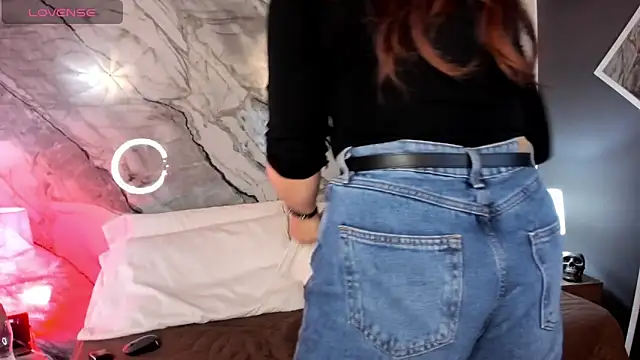 Astridhotman online show from 10.10.25