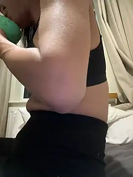 Ladyboyluxe online show from 02.21.26