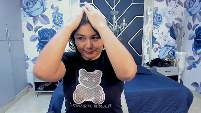 LatinaHoleQueen online show from 10.03.25