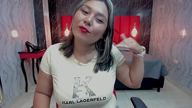 LatinaHoleQueen online show from 05.28.26