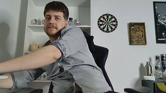 Snapshot of aaron_nvk chatting on 10.30.25 aaron nvk online show from 10.30.25