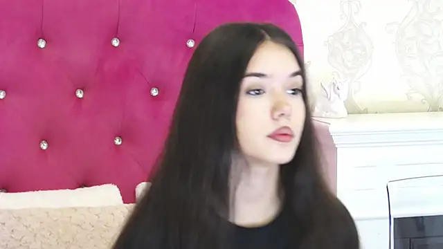 Snapshot of AlexisDevine chatting on 09.28.25 AlexisDevine online show from 09.28.25