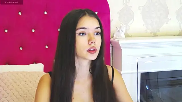 Snapshot of AlexisDevine chatting on 10.01.25 AlexisDevine online show from 10.01.25