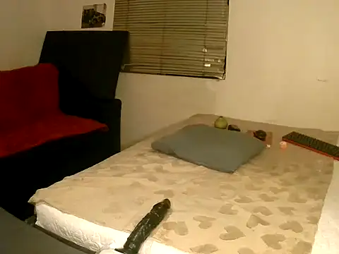 ALICIA X98 online show from 10.14.25